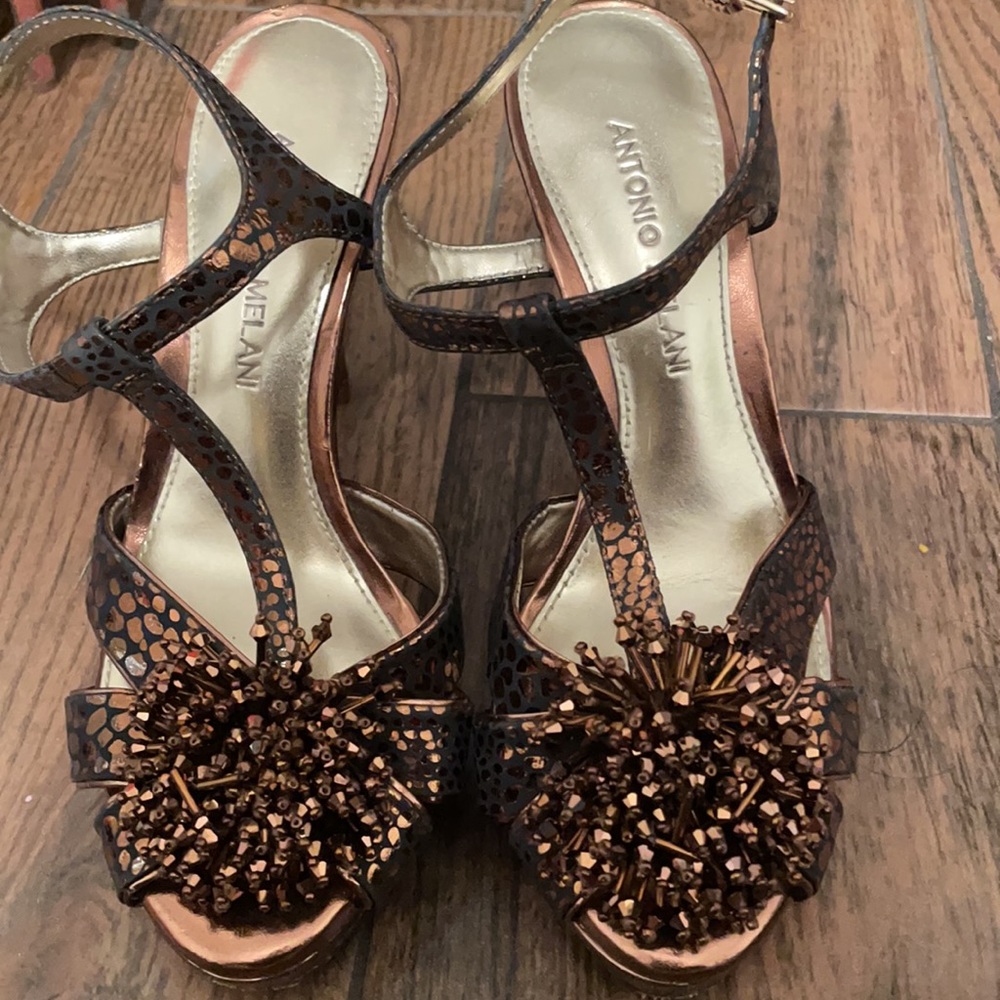 Heels - Picture 4 of 4
